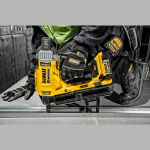 میخکوب شارژی دیوالت DCN890N مخصوص بتن و فولاد - تصویر ۳